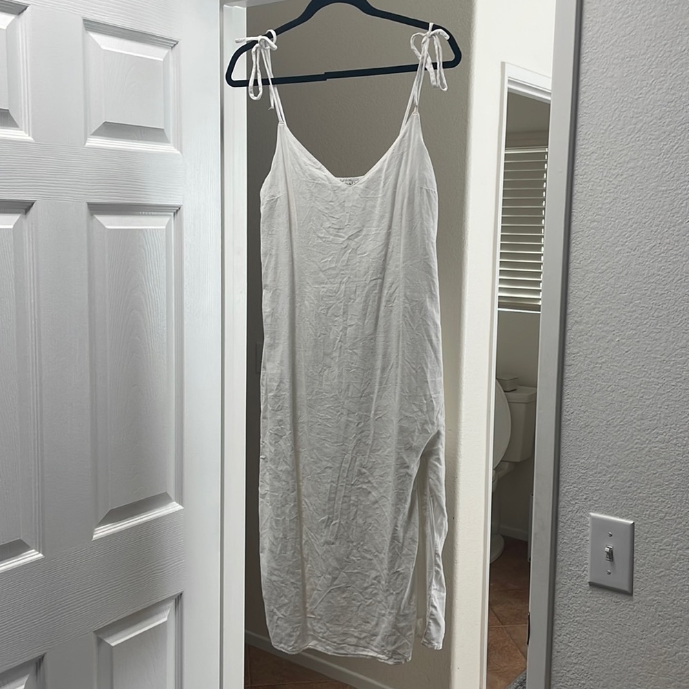 White linen Abercrombie dress